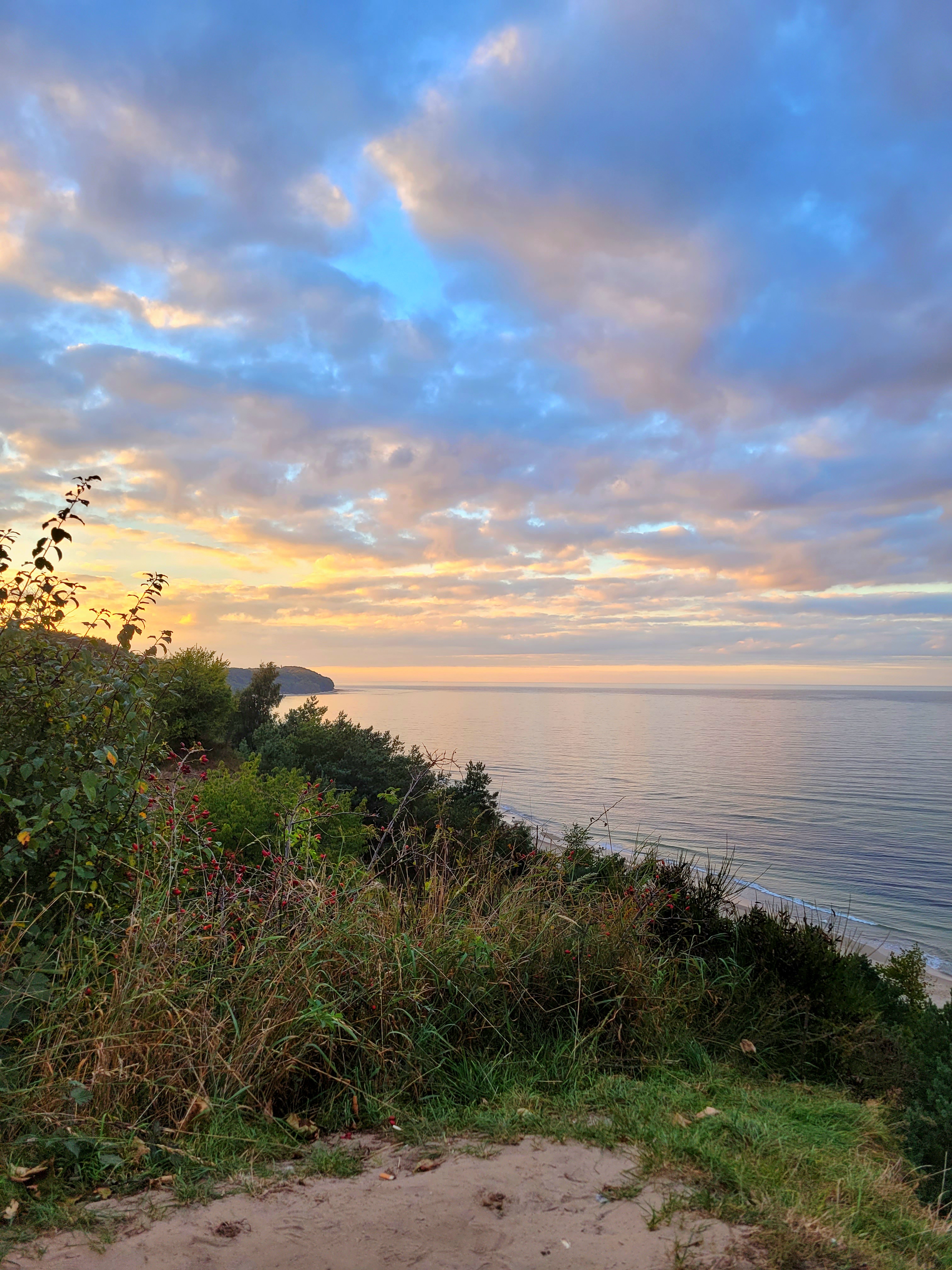 Zachód słońca nad klifem